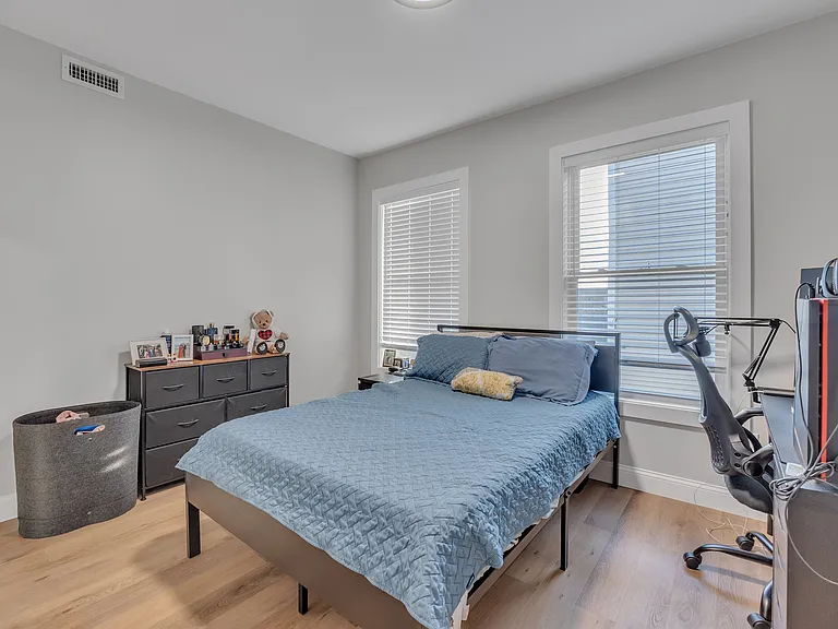 51 Beaver St #2 — Photo 8