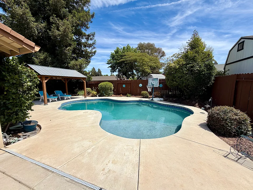 8540 Diamond Oak Way
