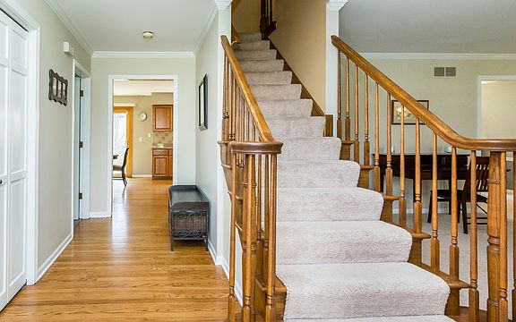 4th image of 824 Piedmont Cir