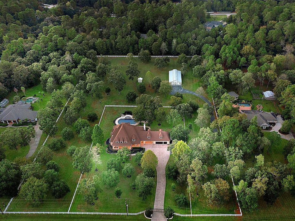 1st image of 39423 Lago Dr