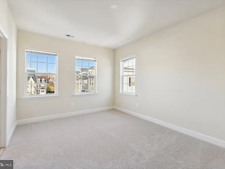 67 Linden Pl — Photo 17