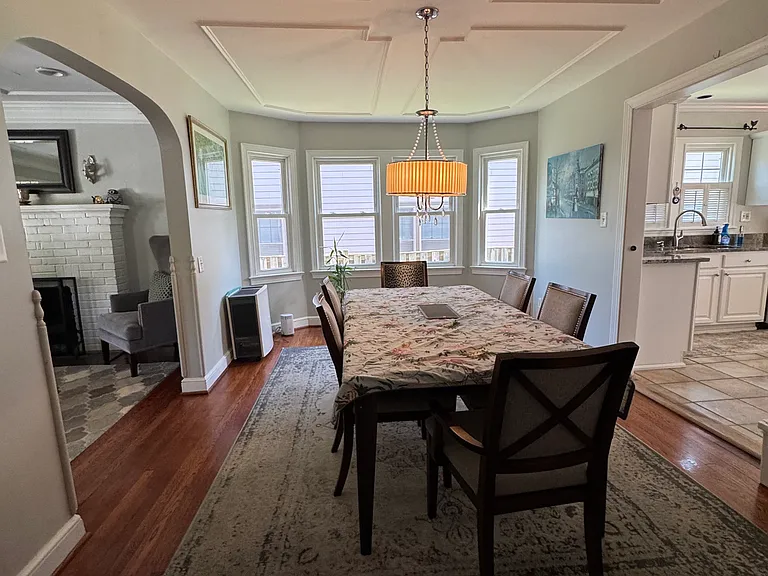 5716 Grosvenor Ln — Photo 16