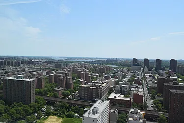 Rented by Metropolis Real Estate of Manhattan