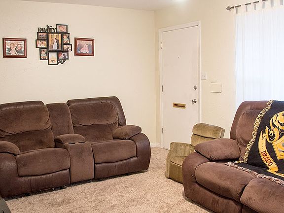4th image of 909 N Garden Dr