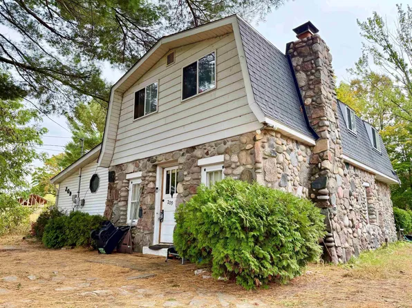 209 Beech St, Houghton Lake, MI 48629