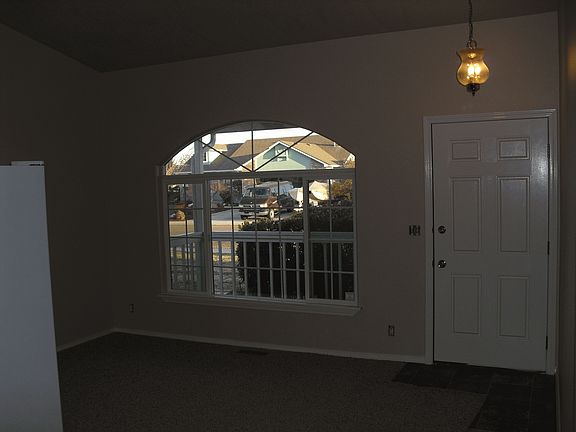 Living Room w/Vaulted Ceiling