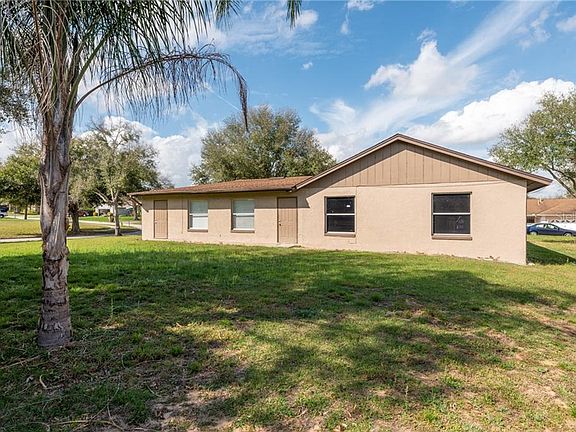 2nd image of 15824 Bay Lakes Trl