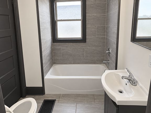 2nd image of 1912 N 27th St #1