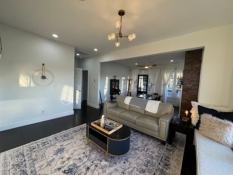 Roycroft Pl — Photo 7