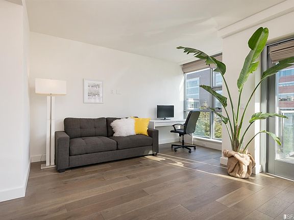 4th image of 420 Mission Bay Blvd N #304