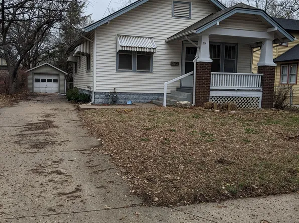 714 W Broadway St, Newton, KS 67114