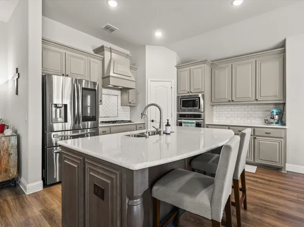 222 Oakcrest Dr, Justin, TX 76247