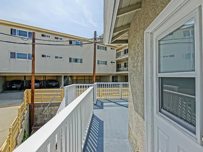 344-348 Calle Miramar — Photo 3