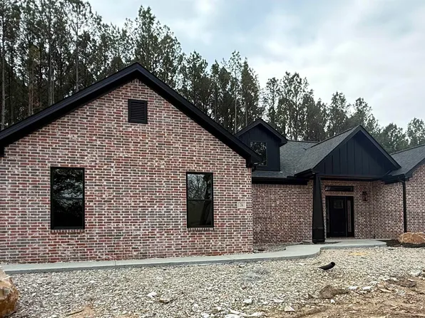 24 Realeza Ct, Hot Springs Village, AR 71909