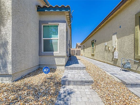 4th image of 7533 Garnet Moon St