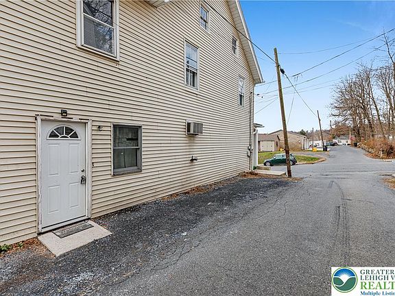 4th image of 130 Center St