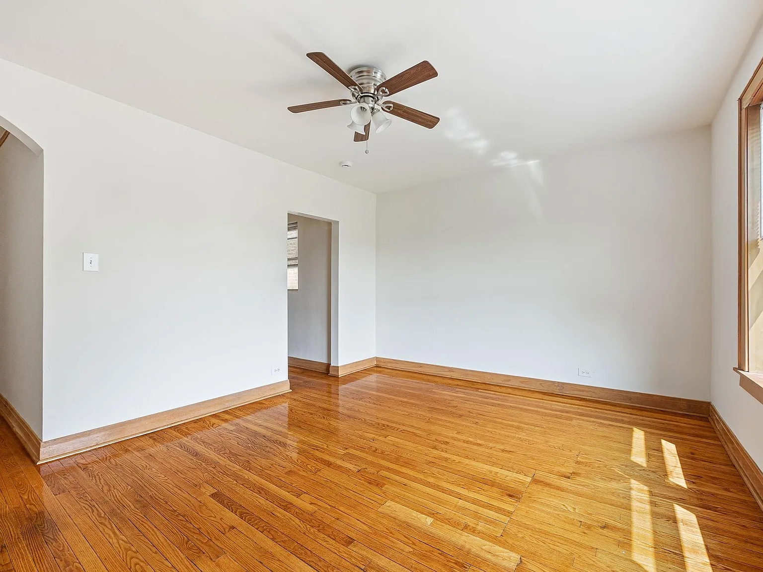 1400 W. Devon Avenue — Photo 2