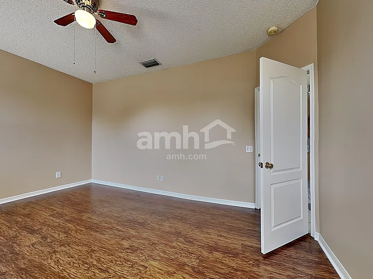 443 Sand Ridge Dr — Photo 10