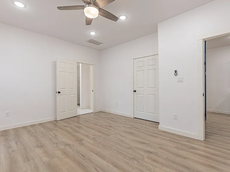 1010 Burnet St — Photo 25