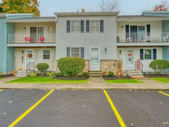 31 Southfield Dr, Webster, NY 14580