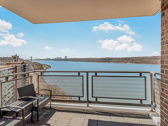 3rd image of 2621 Palisade Ave APT 15A