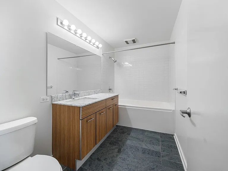 659 W Randolph St #1620 — Photo 17