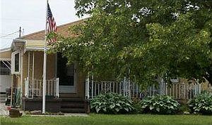 1st image of 216 Iris Ave