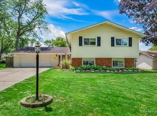 21W179 Everest Rd, Lombard, IL 60148