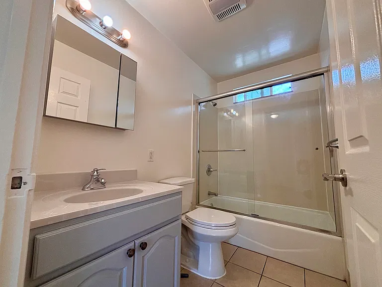 8634 Macarthur Blvd #86234 — Photo 11