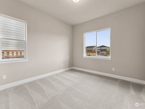 5th image of 15322 205th Avenue E #258