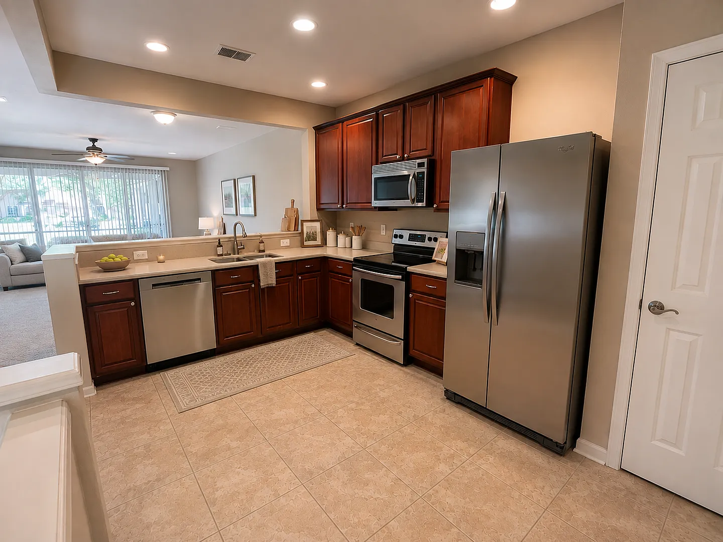3BR/2.5BA Townhome Near St. Johns Town Center. Gated Community. Screened Lanai & Garage! — Photo 2