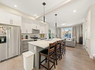 281 N Waterford Blvd, Chestermere, AB T1X 2P8