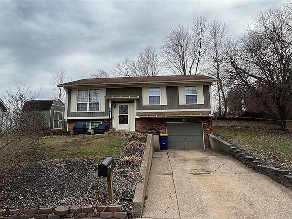 2nd image of 33 Old Orchard Ct