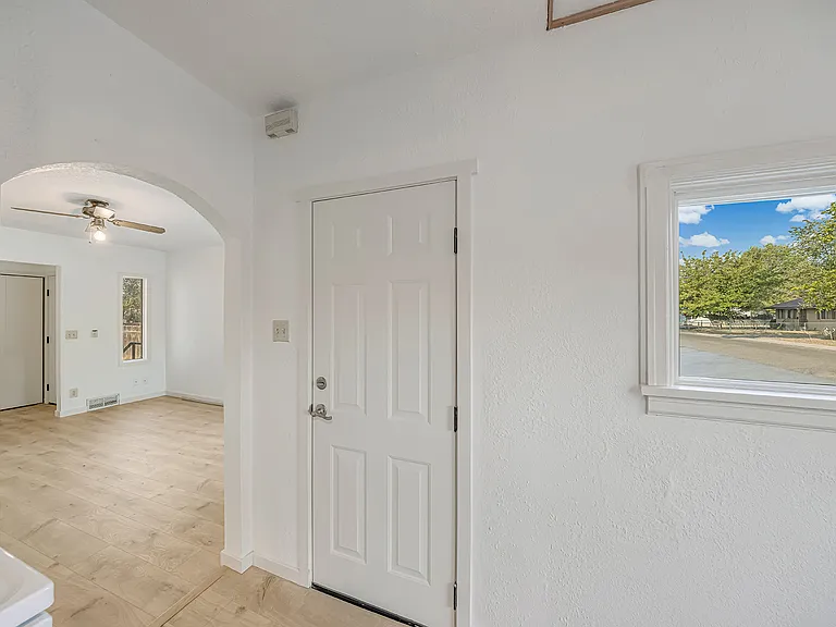 1445 Texas Ave #1 — Photo 4