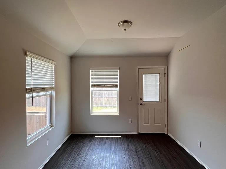 11608 SW 12th St — Photo 16