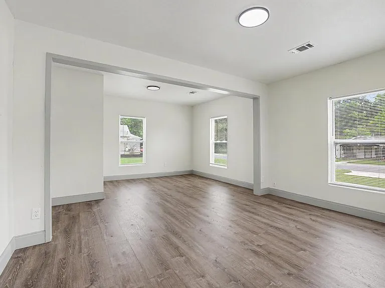 1320 S 7th Ave — Photo 11