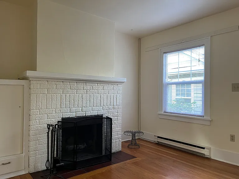 6405 Phinney Ave N — Photo 2