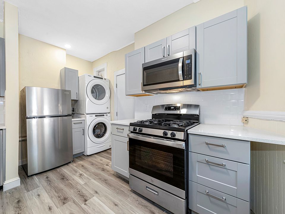 1st image of 46 Brackett St #2