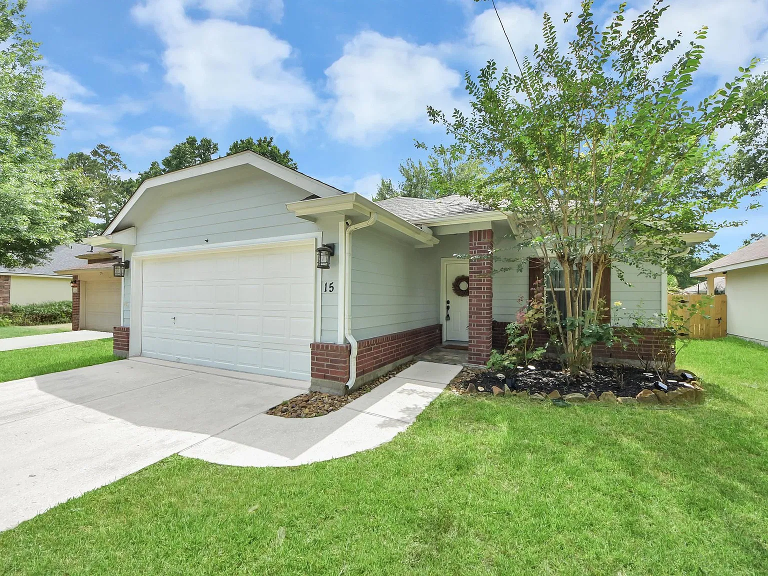 3 bed, 2.0 bath, 1512 sqft, $2,100 — Photo 2