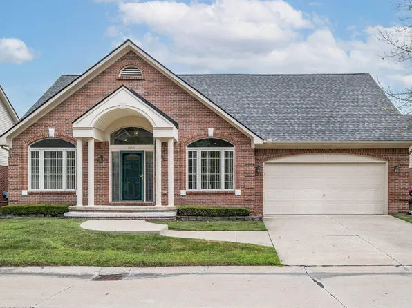 16611 Ventura Cir, Clinton Township, MI 48038