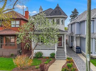 224 W 16th St NW, Calgary, AB T2N 2B9