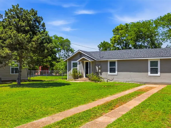 2121 W Bond St, Denison, TX 75020
