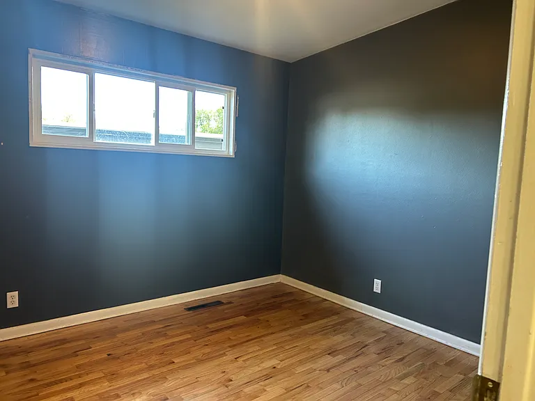 819 E Hills Rd — Photo 16