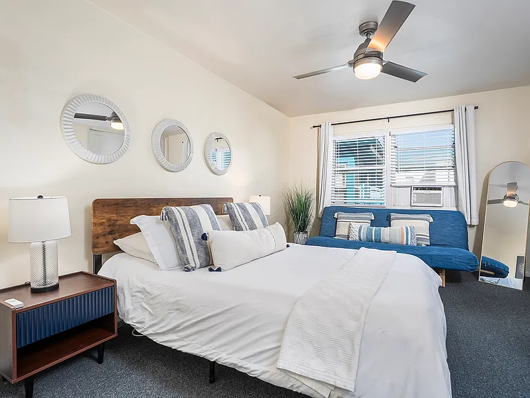 2827 Bayside Ln — Photo 3