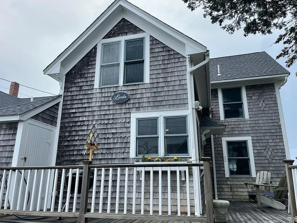 4 bed, 2.0 bath, 1590 sqft, $2,300 — Photo 2
