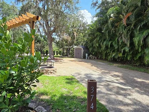 5th image of 374 Bear Trl