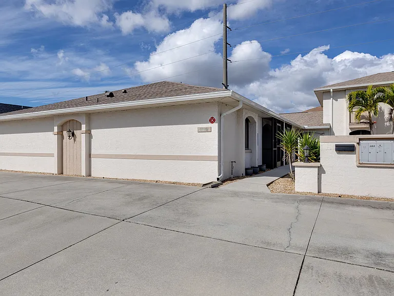 1113 Cape Coral Pkwy W #101 — Photo 20