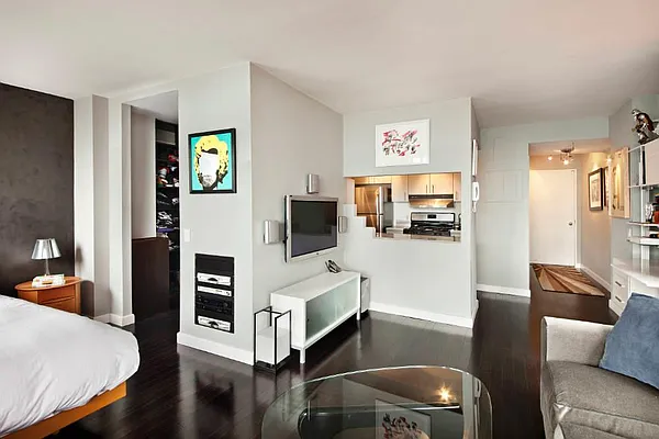 Sold by Town Residential | media 27