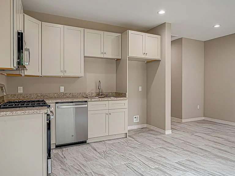 5530 Hirondel St #B — Photo 18