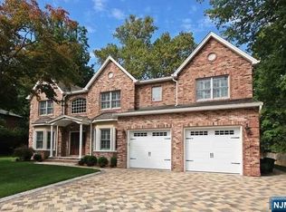 5 Day Ave, Tenafly, NJ 07670